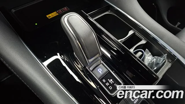 Toyota Alphard 2024 thumb 4
