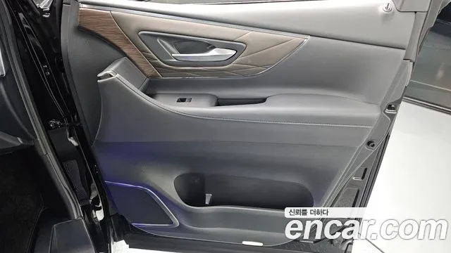 Toyota Alphard 2024 thumb 11