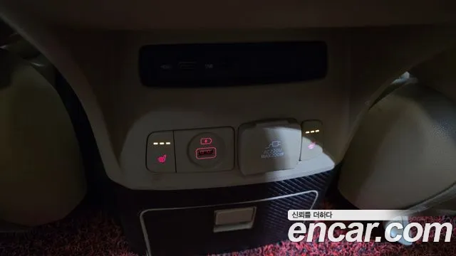 Kia Carnival 2019 thumb 4