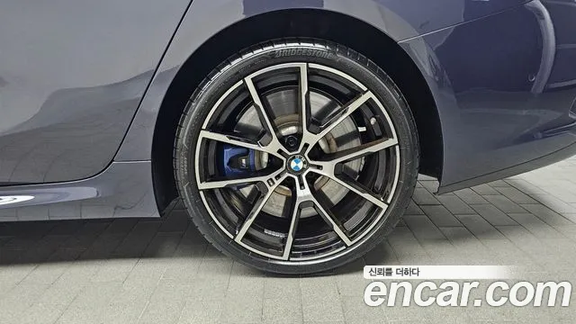 BMW 8 серии 2024 thumb 9