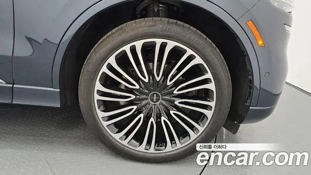 Lincoln Aviator 2022 thumb 3