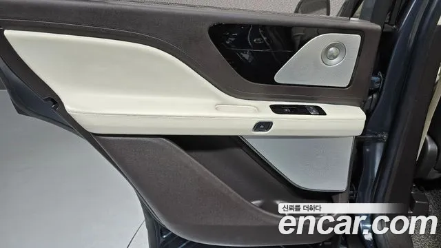 Lincoln Aviator 2022 thumb 11