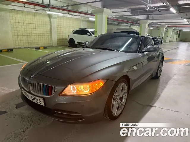 BMW Z4 2010 thumb 10