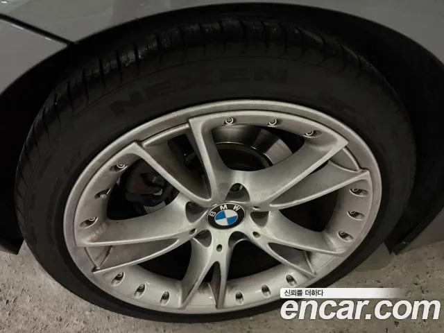 BMW Z4 2010 thumb 8