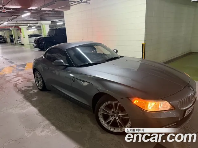 BMW Z4 2010 thumb 4