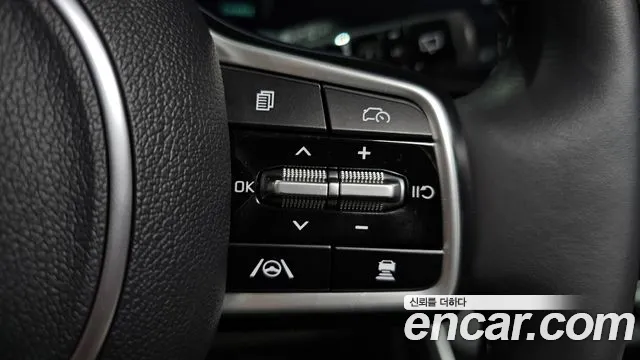 Kia Carnival 2024 thumb 2