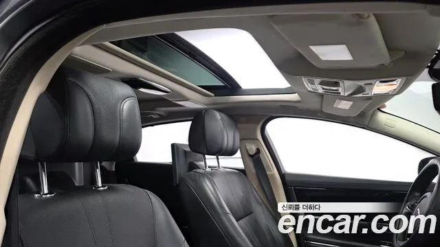 Jaguar XJ 2013 thumb 9