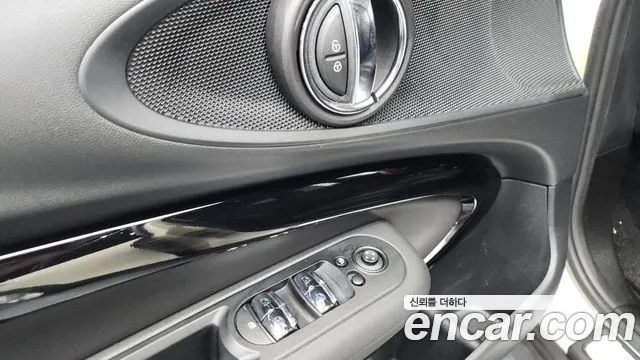 Mini Cooper Clubman 2021 thumb 2