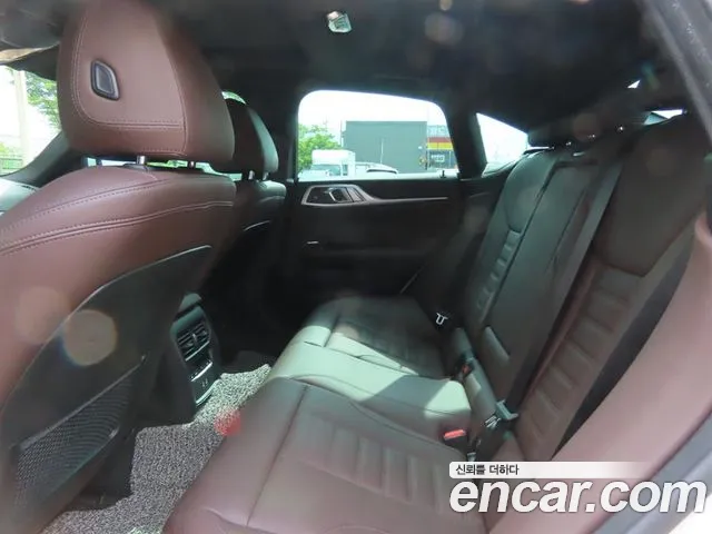 BMW i4 2023 thumb 4
