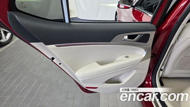 Genesis G70 2021 thumb 2