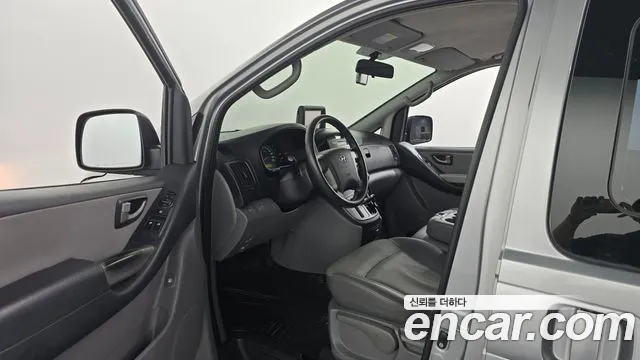 Hyundai Staria 2011 thumb 3