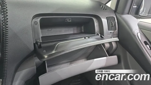 Hyundai Staria 2011 thumb 8