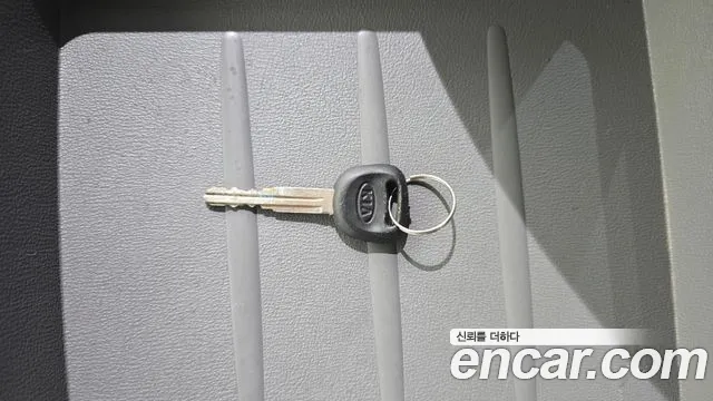 Hyundai Staria 2011 thumb 6