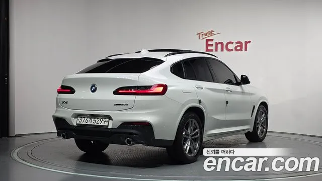 BMW X4 2020 thumb 3