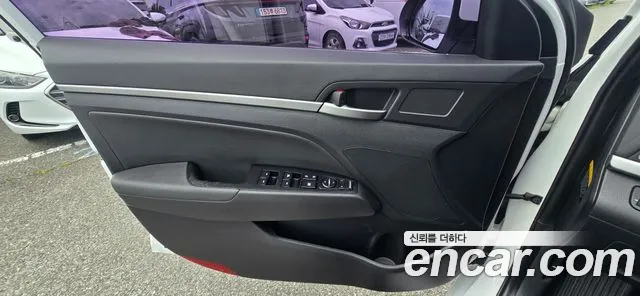 Hyundai Avante 2016 thumb 8