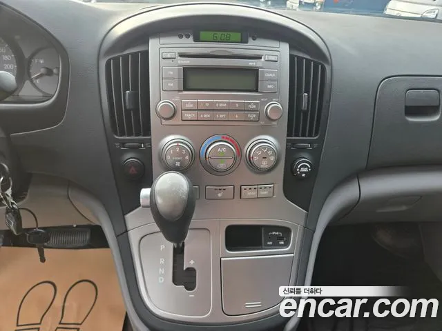 Hyundai Staria 2013 thumb 12