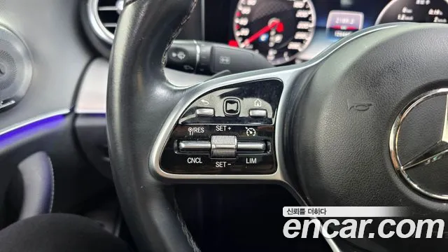 Mercedes-Benz E-Class 2018 thumb 6