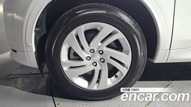 Land Rover Discovery Sport 2025 thumb 11