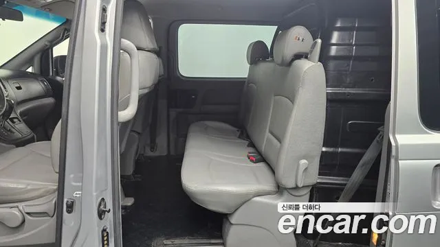 Hyundai Staria 2019 thumb 10