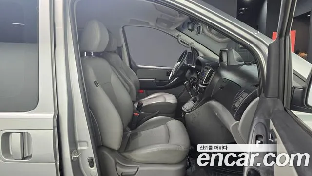 Hyundai Staria 2019 thumb 5