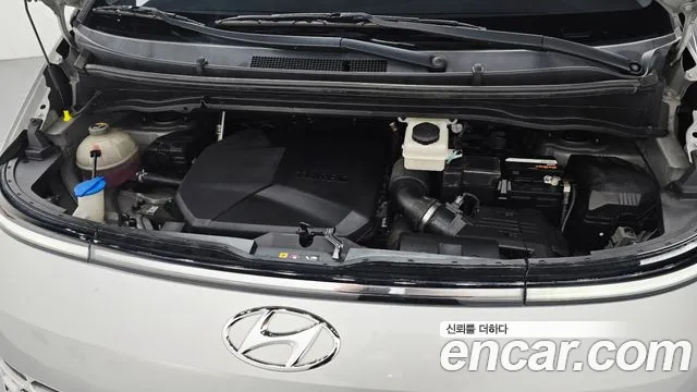 Hyundai Staria 2021 thumb 4