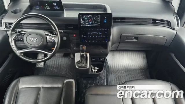 Hyundai Staria 2021 thumb 10