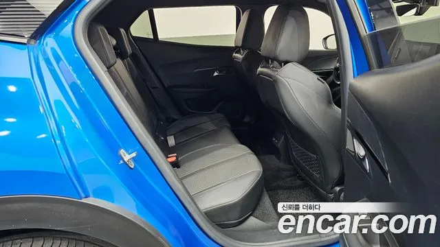 Peugeot e-2008 2022 thumb 12