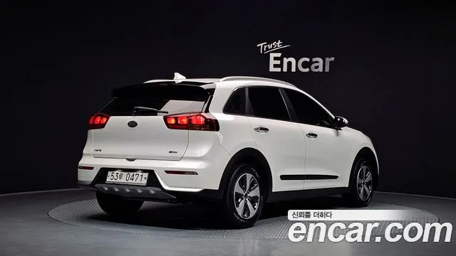 Kia Niro 2016 thumb 9