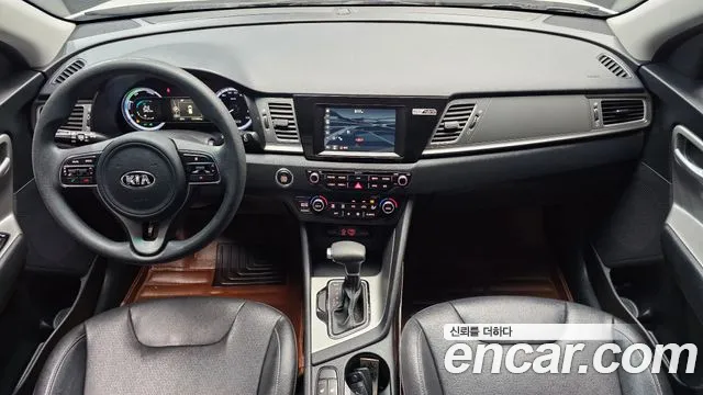 Kia Niro 2016 thumb 11