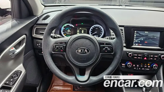 Kia Niro 2016 thumb 6