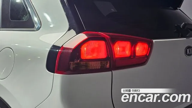 Kia Niro 2016 thumb 2