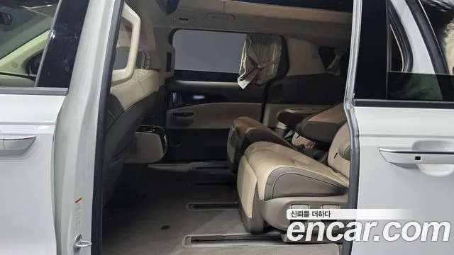Kia Carnival 2022 thumb 9