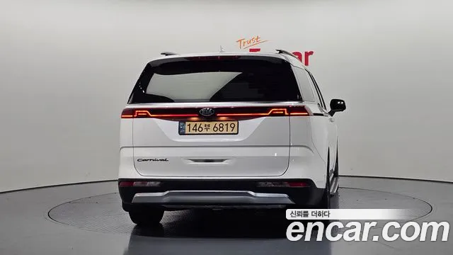 Kia Carnival 2021 thumb 11