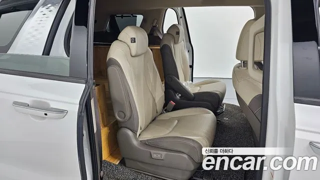 Kia Carnival 2021 thumb 8