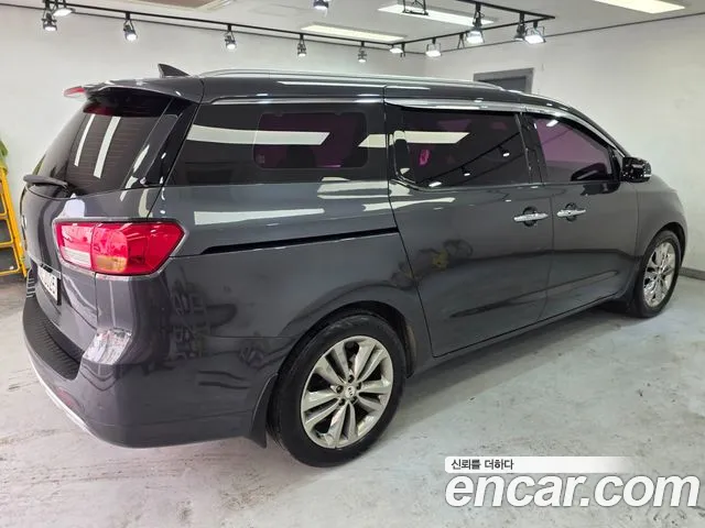 Kia Carnival 2017 thumb 9