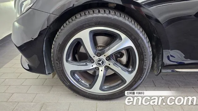 Mercedes-Benz E-Class 2019 thumb 4