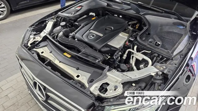 Mercedes-Benz E-Class 2019 thumb 6