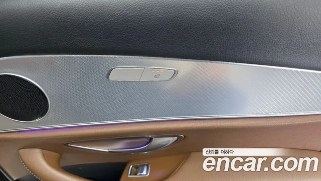 Mercedes-Benz E-Class 2019 thumb 10