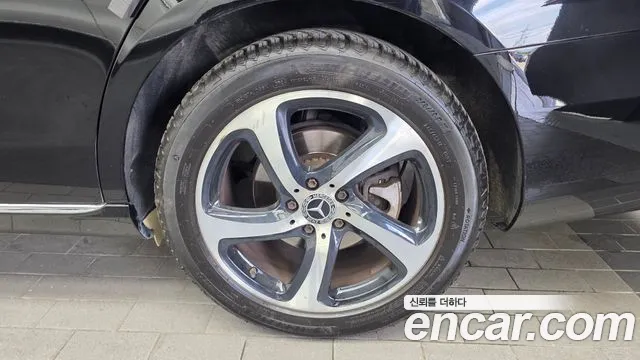 Mercedes-Benz E-Class 2019 thumb 2