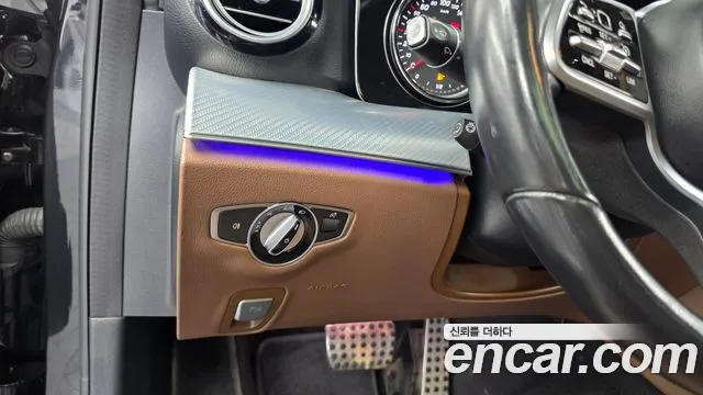 Mercedes-Benz E-Class 2019 thumb 5