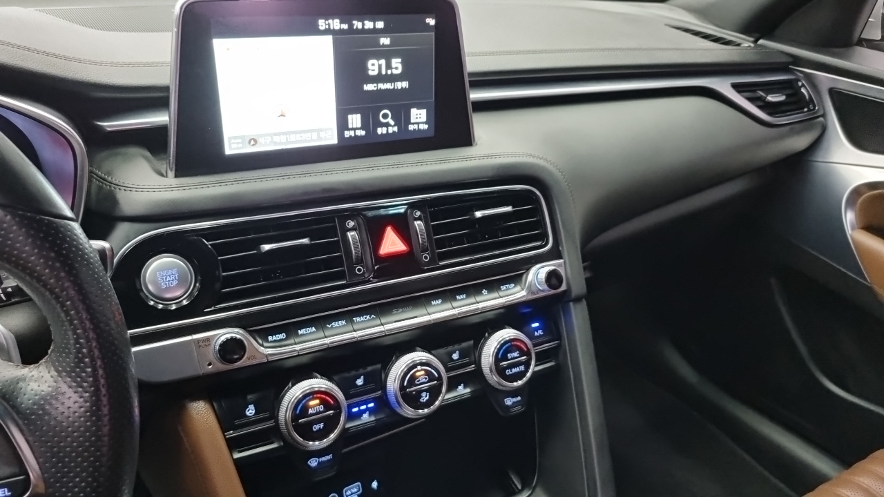Genesis G70 2018 thumb 3