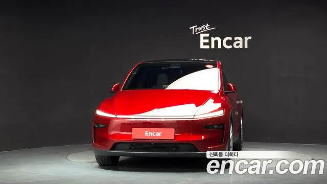 Tesla Model Y 2025 thumb 3