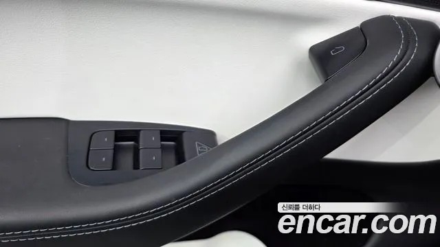 Tesla Model Y 2025 thumb 7