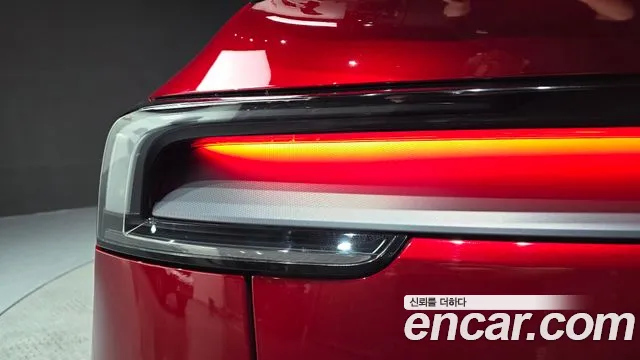Tesla Model Y 2025 thumb 5