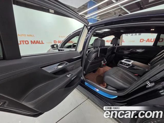 BMW 7 серии 2017 thumb 10