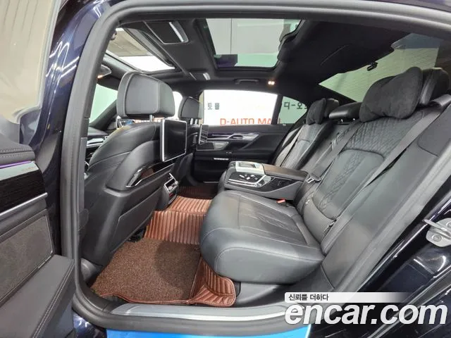 BMW 7 серии 2017 thumb 9