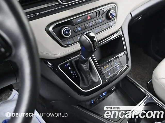Hyundai Staria 2019 thumb 2