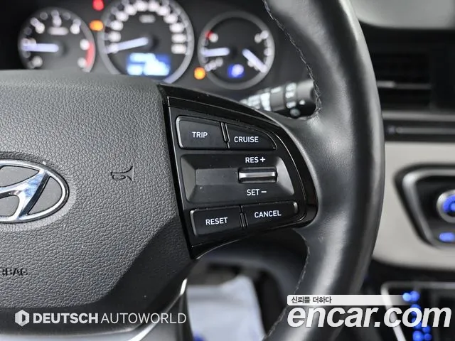 Hyundai Staria 2019 thumb 4