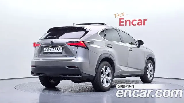 Lexus NX 2015 thumb 12