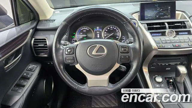 Lexus NX 2015 thumb 9